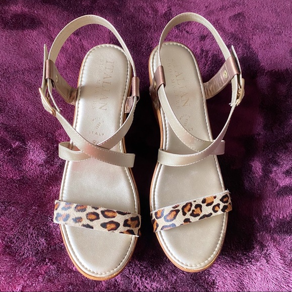 Italian Shoemakers Wedges - Picture 3 of 4